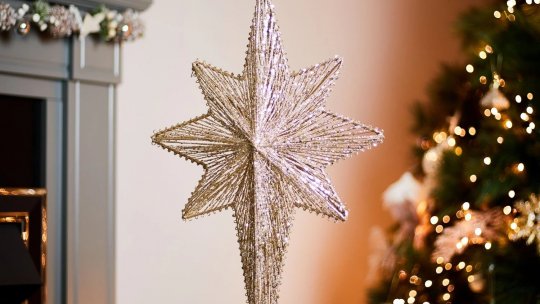 Orașul vorbește cu Adriana Maria Popescu, designer de interior cu experienţă de peste 20 de ani în domeniu: Cum se transformă de Crăciun, dar și în restul anului, casele oamenilor în povești?