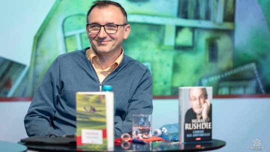 "Lumea literară e cea mai frumoasă dintre lumi" Poetul Robert Șerban la "Ascultă vocile de azi"