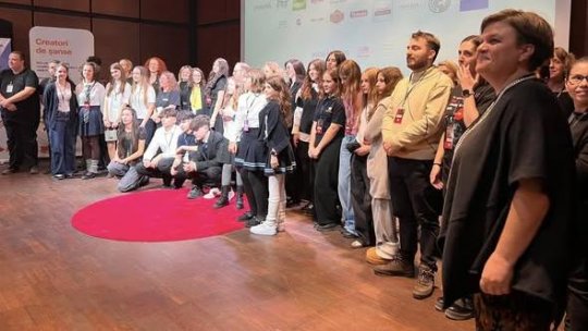 "Disturbare: Construind lumea din haos" a fost tema de anul acesta a conferinței TEDx Questfield Intl College Youth