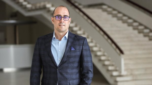 George Călin își închie mandatul de manager interimar la Teatrul Național „I.L. Caragiale” din București