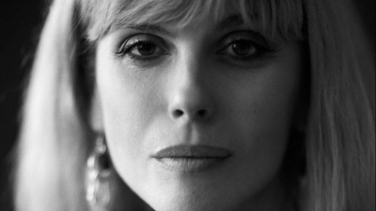 „Clivaj, fidelitate” – Alina Purcaru și poezia ca hartă a fragilităților noastre