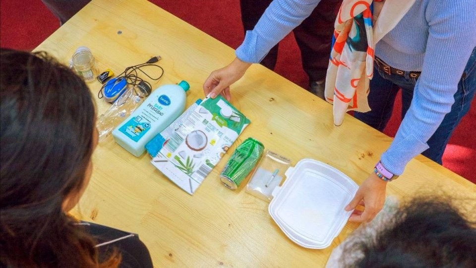 Profesori din 20 de școli din Bucuresti și Ilfov au participat la cursul “Metode nonformale în educația de mediu”