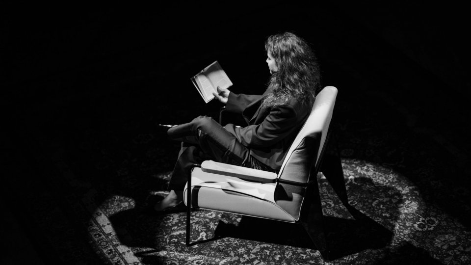 Povești adevărate de iubire în primul volum UNFINISHED LOVE STORIES