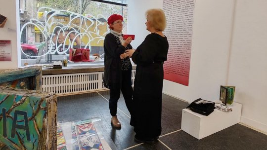 Artista Daniela Frumușeanu – ”Felul în care aceste cărți-obiect au fost realizate  te invită să le răsfoiești”
