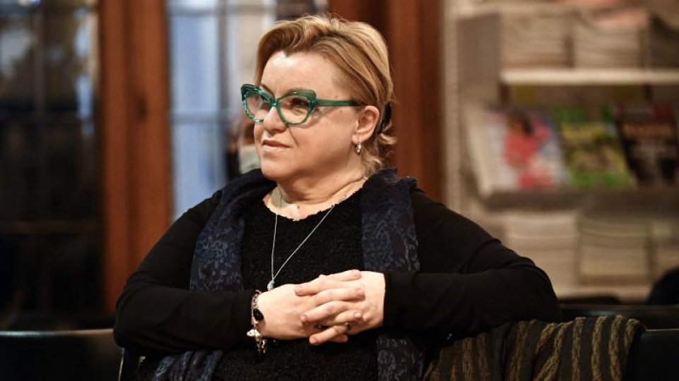 Corina Șuteu: „Poate că e cazul să reechilibrăm dominația administrației și a deciziei politice asupra domeniului artelor (...) Artele vor să spună adevărul, politica vrea să ascundă în anumite privințe cum stau lucrurile”