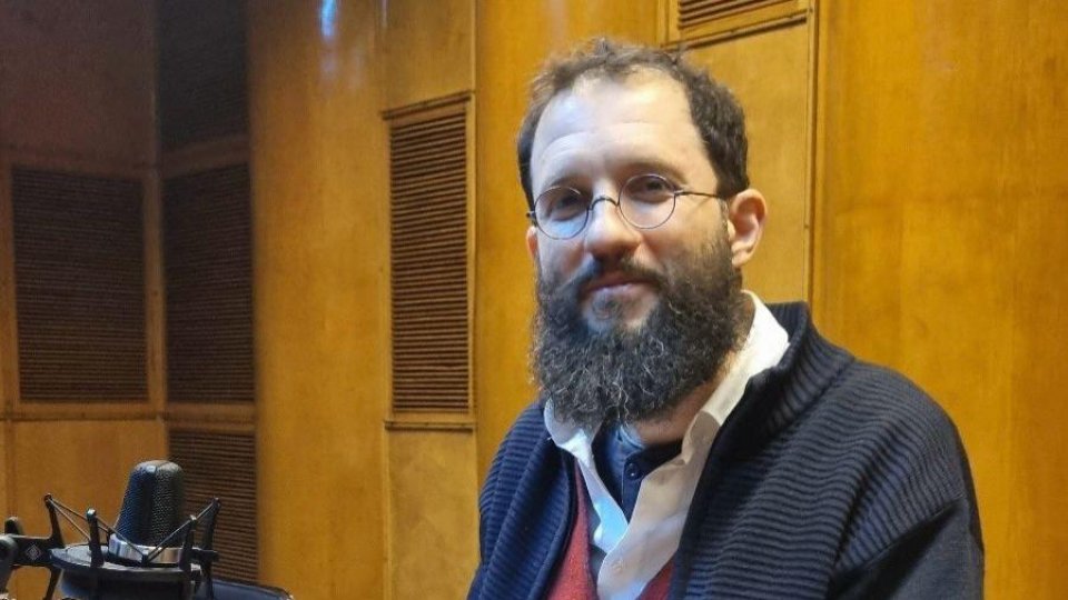 Marian Maricaru, profesor de religie: „În primul rând trebuie să te apropi de elevii tăi ca de niște persoane ce sunt...dacă există o relație personală, o deschidere a inimii, lucrurile sunt văzute și înțelese altfel”
