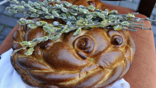 Cultura la farfurie. Coliva, colacii și pomii rituali: Ce ne spun alimentele despre moarte și memorie în tradiția românească