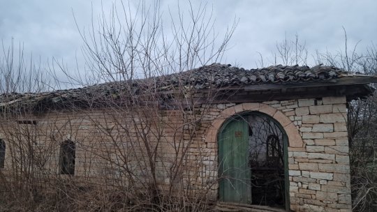 Ambulanța pentru monumente. Geamia din Albești își așteaptă salvarea