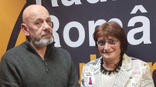 CĂLIN ANDREI MIHĂILESCU: “Scrisul trebuie să revrăjească lumea”