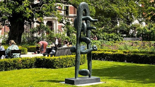 Ilustrată din Amsterdam - Isamu Noguchi: Totul este sculptură. Expoziția de vară din Grădinile Rijksmuseum