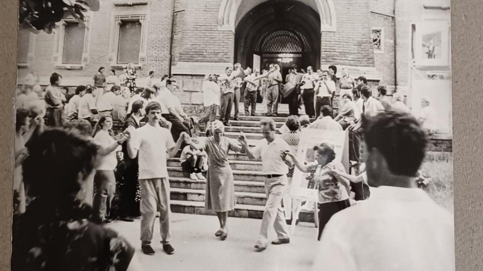 Idei în nocturnă – Pagini de Istorie: În ziua Sânzienelor, despre Muzeul Țăranului Român