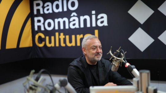 Regizorul Răzvan Ioan Dincă: „Mamma Mia! are fani care nu ratează nicio reprezentație. E fabulos!”