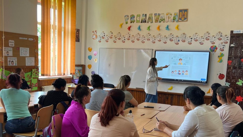 Pedagogie digitală, dedicată elevilor și profesorilor din școlile rurale