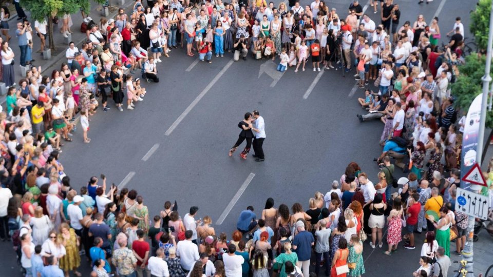 Străzi Deschise – București, Promenadă urbană: pe 23 și 24 august, Calea Victoriei și Piața Amzei devin scene pentru artă, sport și dans