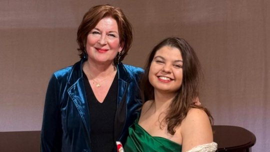 REConCHILLiant: Mezzosoprana  Alexandra Teodora Râpaş ” Cred că în timp ce cânţi, în timp ce studiezi muzica, înveţi să fii OM. Artiştii se umplu de inspiraţie şi frumos, dăruindu-le mai apoi publicului. Iar FRUMOSUL vindecă”
