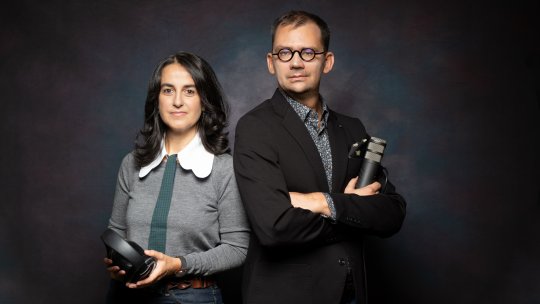 Jurnaliștii Adela Greceanu și Matei Martin, realizatorii emisiunii „Timpul prezent”, de la Radio România Cultural, vor fi moderatorii a două seri din cadrul Festivalului de Literatură pentru Copii și Adolescenți APOLODOR, de la Botoșani