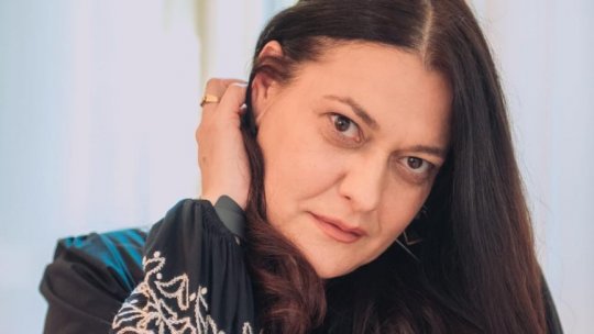 Orașul care m-a făcut. Artista Alina Manole despre Roman:  „Acolo mi-am găsit vocea”