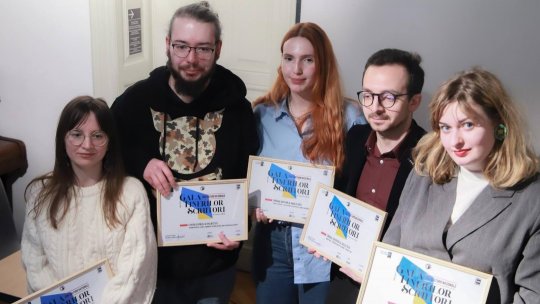 Paula Erizanu, Alexia Plăcintă, Daniela Vizireanu, Andrei Gogu și Radu Nițescu, laureații Galei Tinerilor Scriitori / Cartea de Poezie a Anului 2025