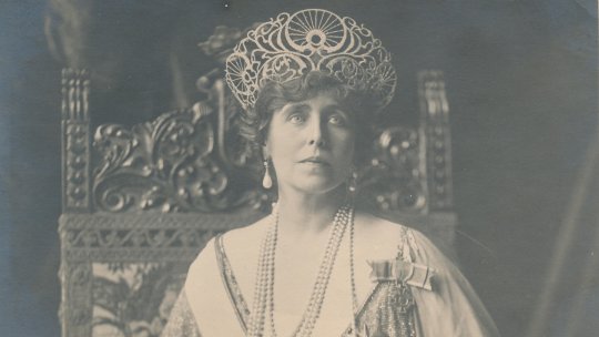 Cazinoul din Constanța și Art Safari prezintă expoziția „EA: Regina și Marea”