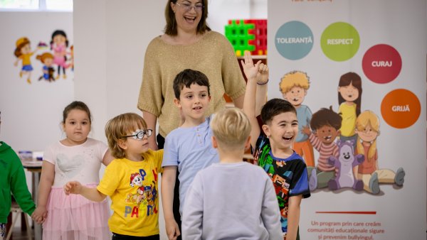 Izolarea și excluderea de la jocuri, printre cele mai frecvente forme de bullying în grădinițele din România