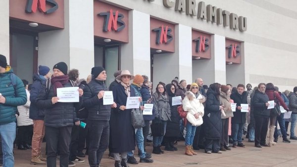 „Nu suntem la fabrică”. Actorii Teatrului Național cer retragerea circularei care birocratizează creația artistică