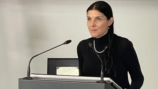 Chris Simion, scriitoare și regizoare de teatru: „Nu am lăsat cancerul să-mi ia bucuria de a trăi”