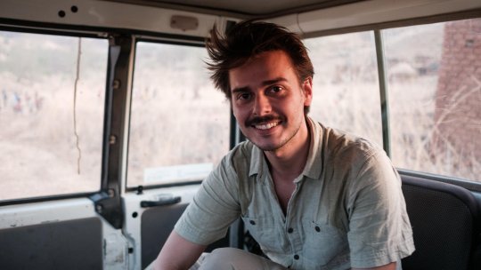 Andrei Popoviciu, autorul serialului audio-documentar SEISM: „O problemă foarte mare pe care o avem acum este lipsa personalului de intervenție, lipsa pompierilor. În momentul de față lipsesc vreo 10.000 de pompieri care nu sunt încadrați”