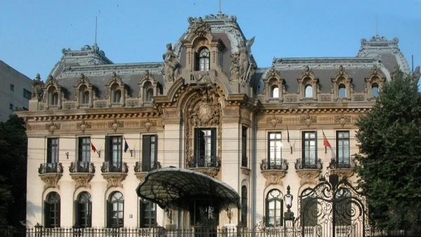 Ministerul Culturii: Obiectele de patrimoniu din Muzeul Național „George Enescu” – Palatul Cantacuzino sunt în siguranță. Lucrările de restaurare vor continua în cel mai scurt timp
