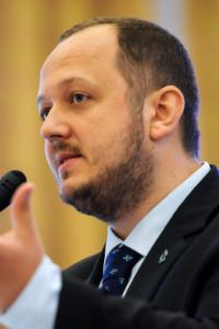 Adrian Papahagi: „Dacă voiai privilegii, colaborai cu Securitatea. Nu erai obligat să te dai pe brazdă”