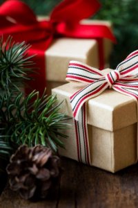 Orașul vorbește cu Cristina Turnagiu Dragna, vicepreşedinte al Asociaţiei Române pentru Protocol şi Ceremonial: Dăruirea de cadouri ca cel mai egoist gest generos din lume