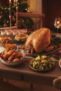 Orașul vorbește cu Cristina Turnagiu Dragna, vicepreşedinte al Asociaţiei Române pentru Protocol şi Ceremonial: Statul la masă împreună și bunele maniere atunci când intrăm în rolul de gazdă sau de musafir