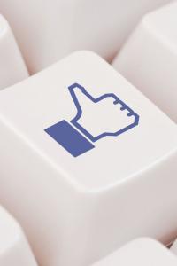 Like, Love and Share. Pro și contra Facebook: mai merită să producem conținut pentru această platformă?