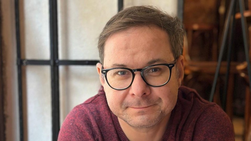 În perioada 2-6 februarie, invitatul emisiunii „Vorba de cultură” este scriitorul și criticul literar COSMIN CIOTLOȘ