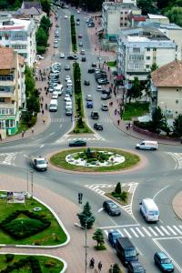 Orașul care m-a făcut. Bobi Dumitraș de la Fără Zahăr despre Dorohoi