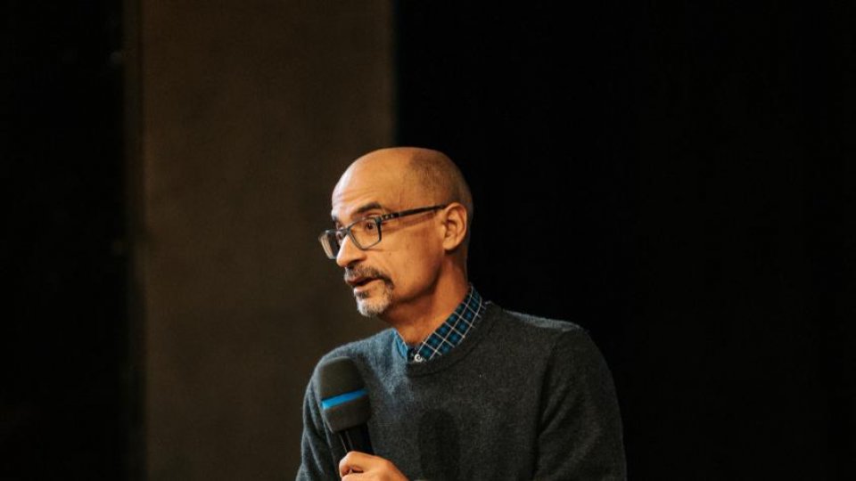Timpul prezent în literatură: Junot Díaz: „Familia este un joc de șah pe care-l joci toată viața”