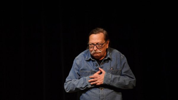 A murit regizorul Cristian Pepino, reper al teatrului românesc de animație