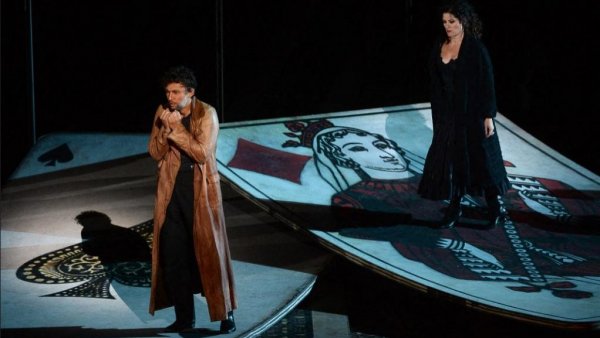 Criza operei moderne: marii artiști se retrag, iar sistemul pare să se clatine din interior