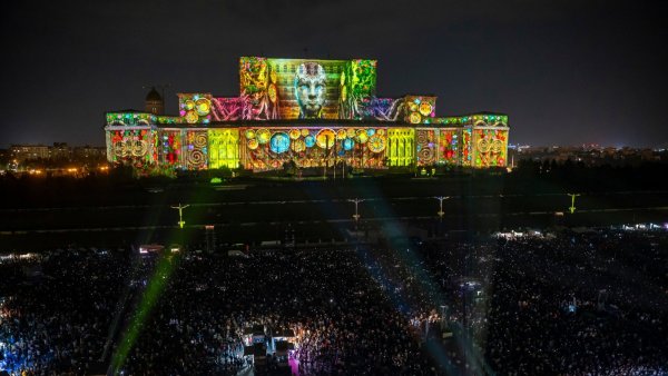 iMapp Bucharest aniversează 10 ani de spectacol vizual, în parteneriat cu faimosul raliu internațional Gumball 3000 și emblematicul eveniment Food Truck Festival