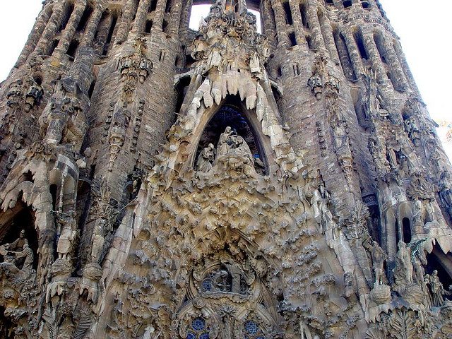 Poarta a Sagradei Familii
