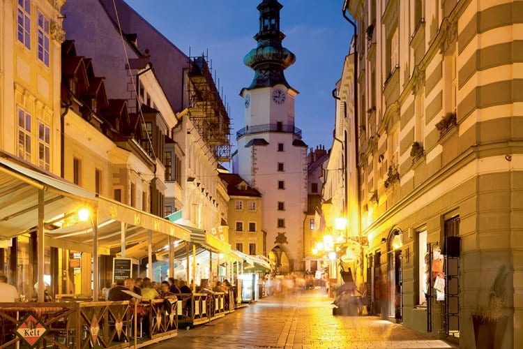 BRATISLAVA 1 - 6