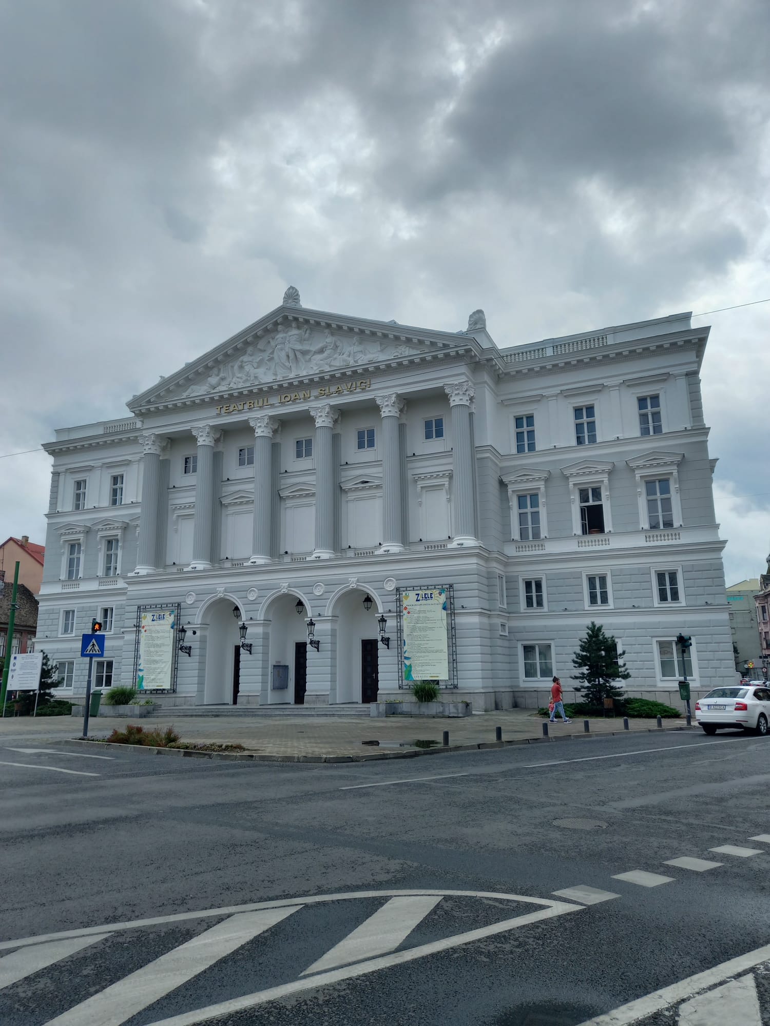 Teatrul Slavici