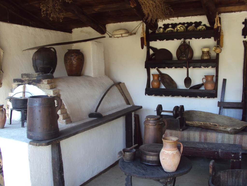 Casa-memorială-Ion-Creangă-Humuleşti-august-2012-b