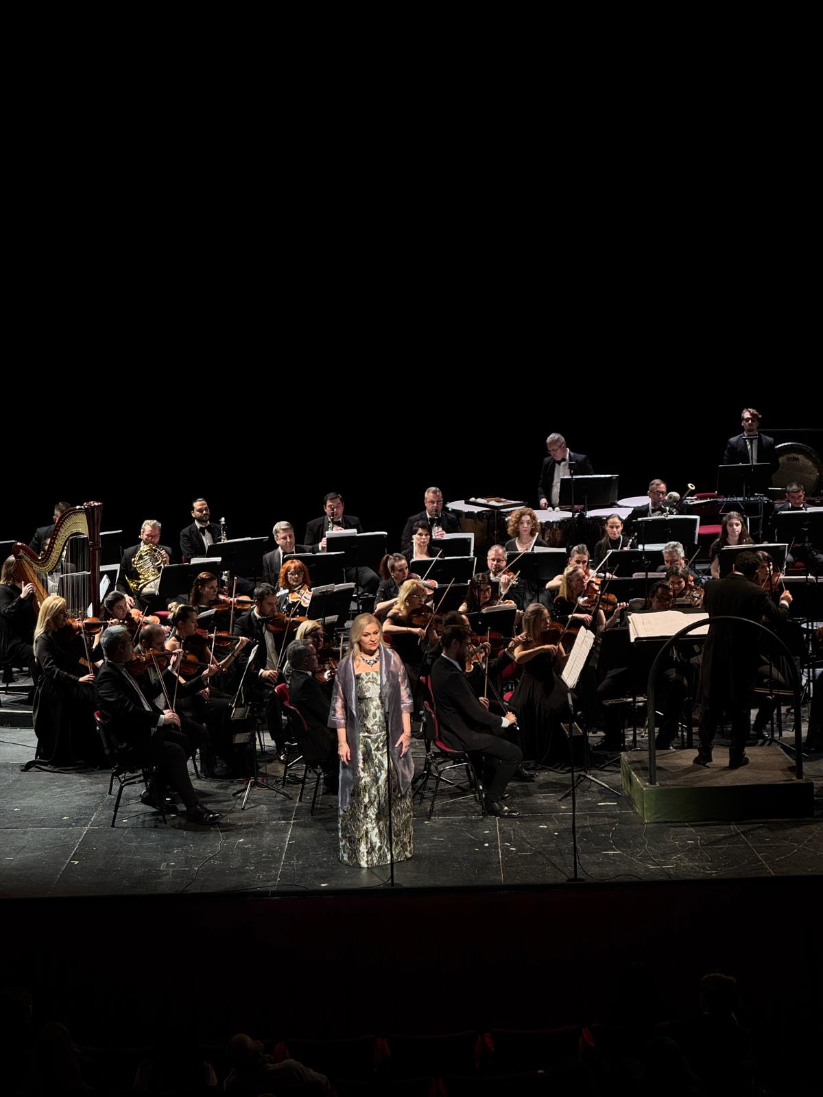 Mezzosoprana Ruxandra Donose