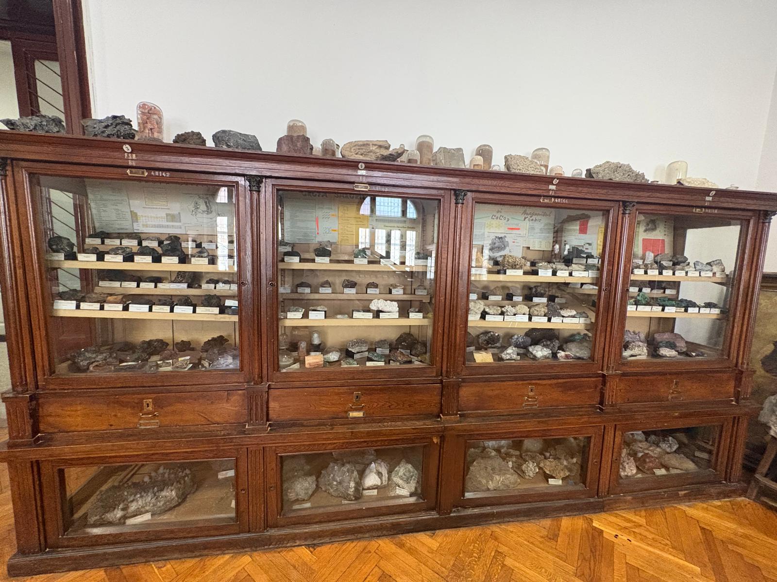 Colecția de mineralogie, Facultatea de Geologie, Universitatea București