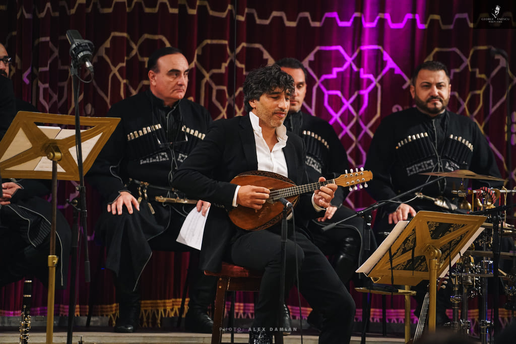Festivalul Enescu 2023. Seria concertelor de la miezul nopții. Avi Avital
