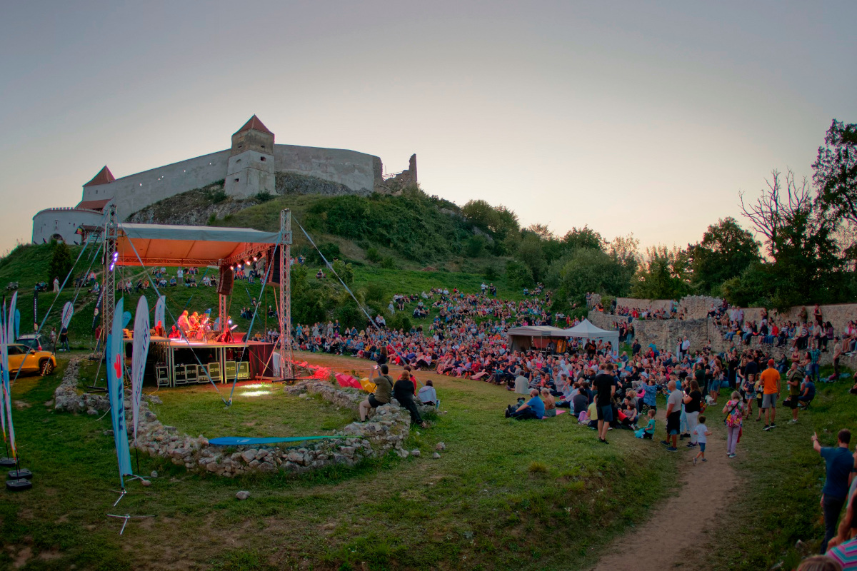 Concert în Grădina Cetății Râșnov