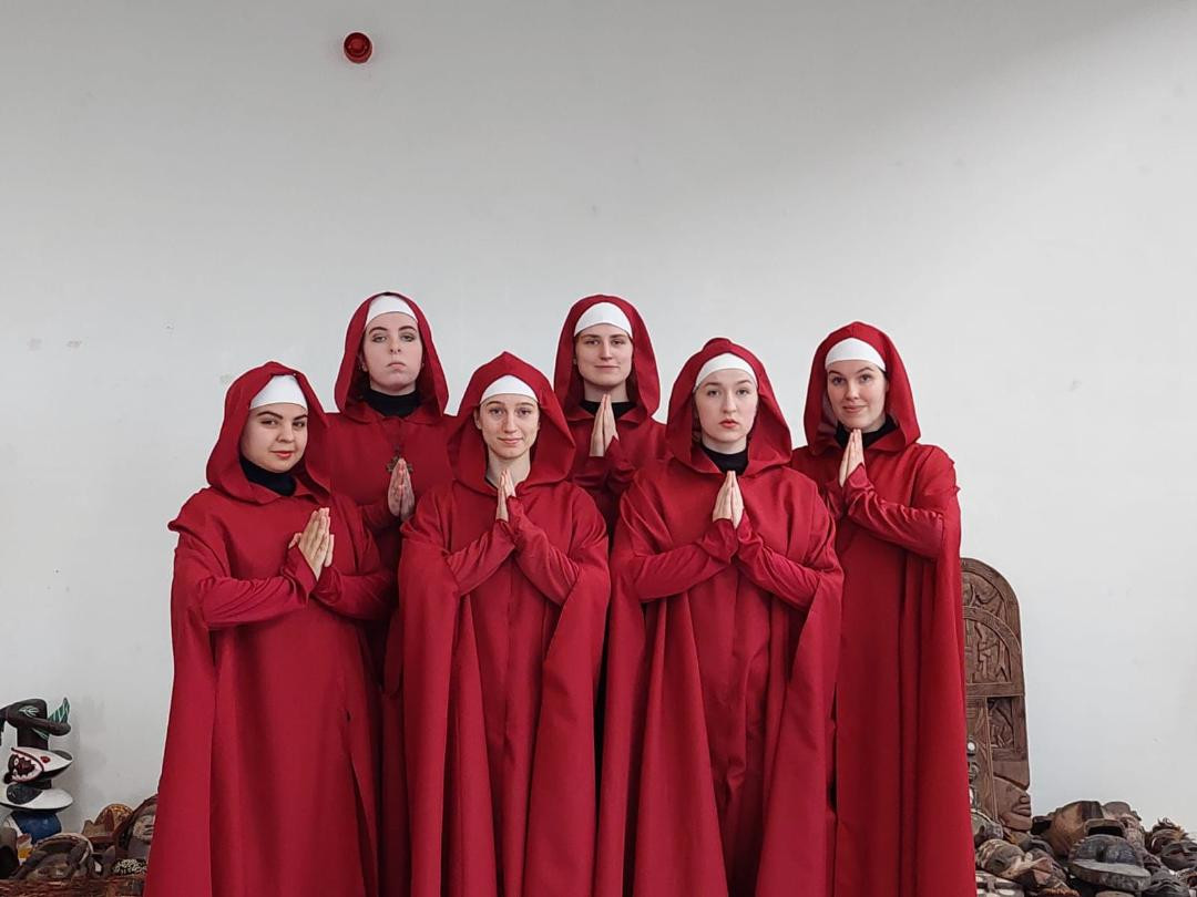Grup de soliste pentru Opera Nootstroom din spectacolul Suor Angelica de Puccini