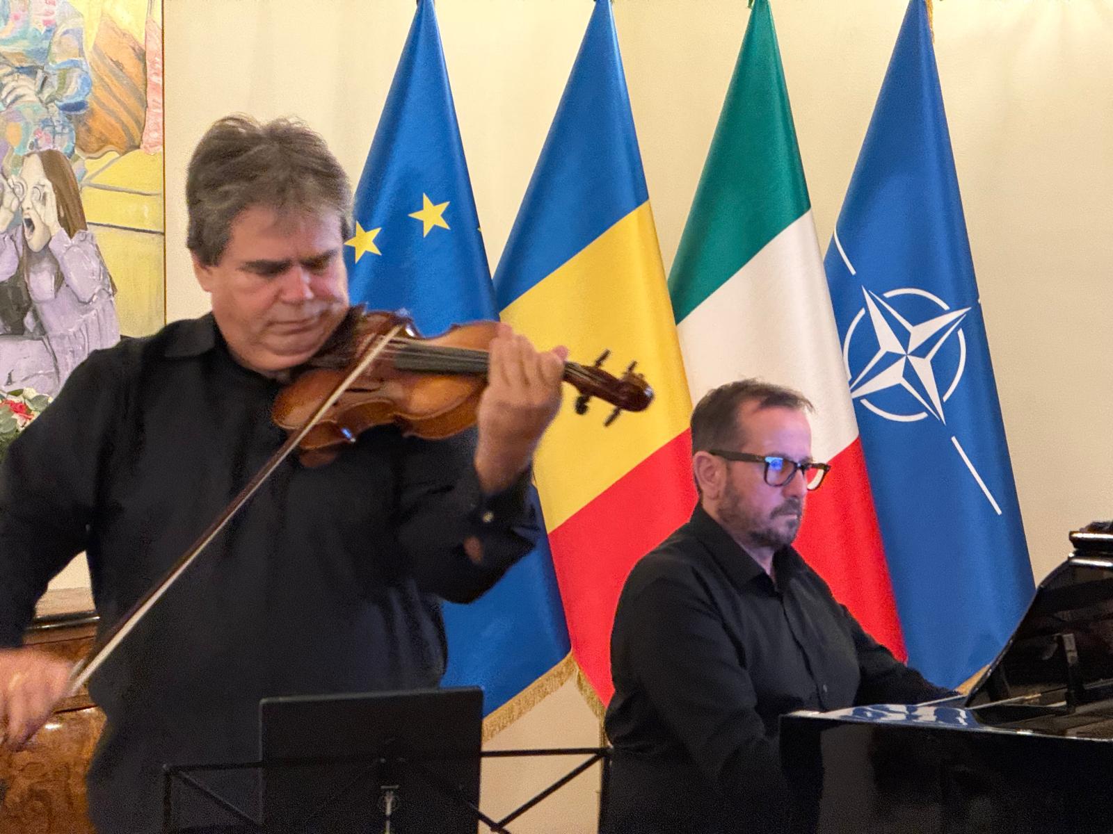 Violonistul Gabriel Croitoru și pianistul Horia Mihail